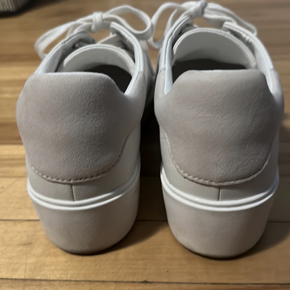 Naturalizer Leather Sneakers - Picture 2 of 5